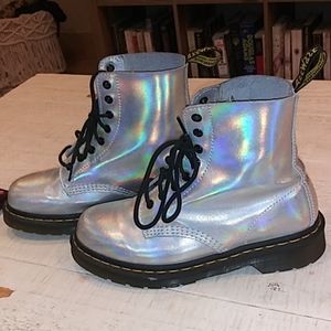 🌈✨ DR. MARTENS